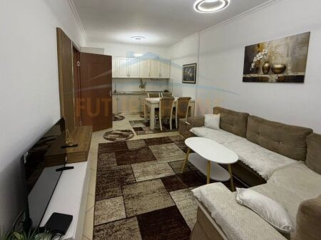Shitet, Apartament 2+1, Misto Mame