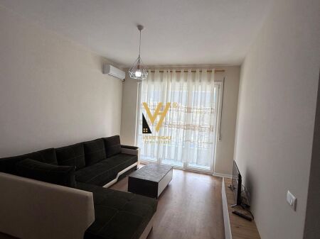 JEPET APARTAMENT 1+1+BLK ME QERA TE 5 MAJI 50.000 LEKE