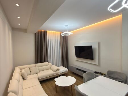 Jepet me qera apartament 1+1 tek Kadiu