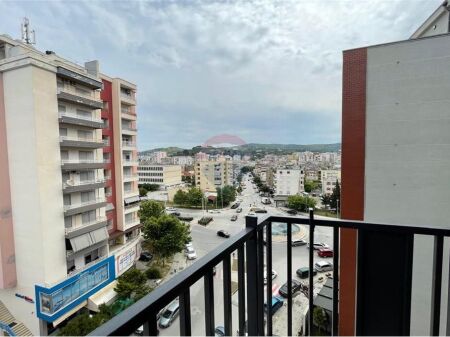  Appartamento 2+1 in Vendita – vicino a Bar Urban, Transballkanike, Vlora