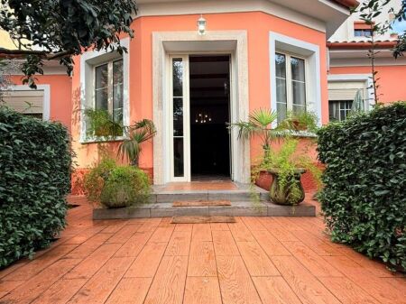  Private House for Rent at Pazari i Ri