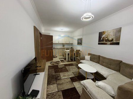Shitet, Apartament 2+1, Misto Mame