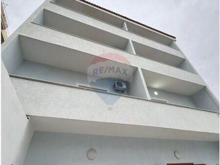 HOTEL CON 4 PIANI IN VENDITA A ILIRIA!