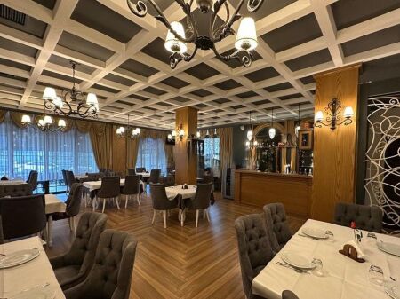 Hotel per shitje ne zonen e kombinatit