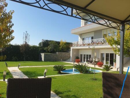 In vendita, Villa su 3 piani, Lunder, Tirana.