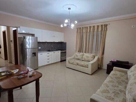  Jepet me qera apartament 2+1 në Spitall, Durrës 300€ ne muaj