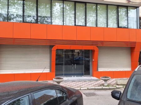 NEGOZIO IN AFFITTO 186.5 M2 VIA DRITAN HOXHA 3000 EURO