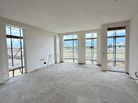 Appartamento 3+1+2+Posto Auto in Vendita, al Nuovo Viale