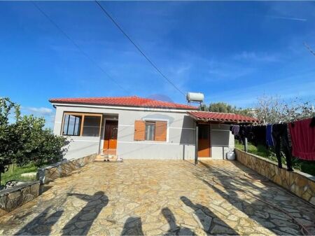 Vendesi una casa privata sulla collina sopra l'Ospedale, Vlora.