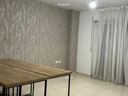 Ufficio In Affitto 1+1 Vicino Brryli (ID BZ2833) Tirane