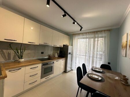 Apartament 1+1 me kuzhine te vecuar ish ekspozia perballe