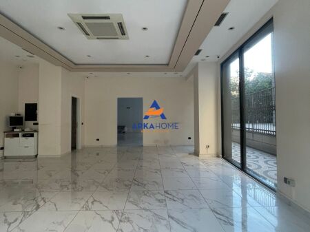 LOCALE COMMERCIALE IN AFFITTO 110M2 "RRUGA E KAVAJES" 2500 EURO