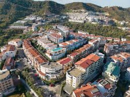 VILLA IN VENDITA NELLA RESIDENZA KODRA E DIELLIT 1