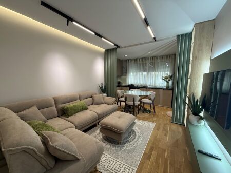  Apartment 1+1+Block for rent Zoo Garden Price: 85,000 Leke/month1st floor residence | Building with elevator