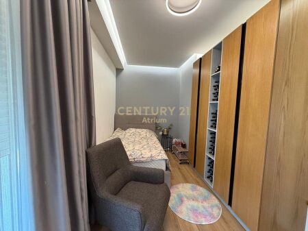 FOR RENT APARTMENT 3+1+2+VERANDA+3 PARKING SPOTS! 1,900 € /Month
