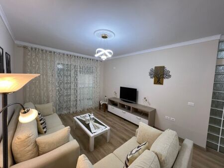 Shitet Super Apartment 1+1, liria Plazh Durres 110000 €
