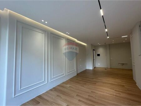 Apartment 2+1+2 + Parking - For Sale - Paris Commune, Tirana