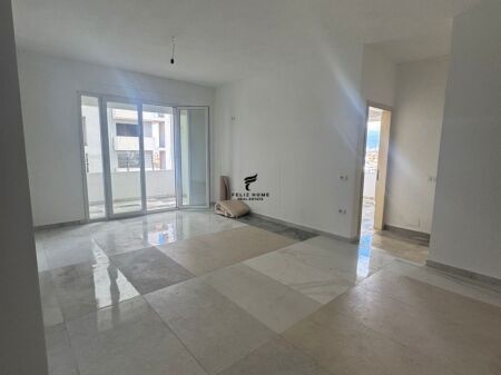 VENDESI APPARTAMENTO 2+1+2 MZEZE - FUSHE 140.000 EURO