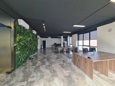 COMMERCIAL SPACE FOR SALE IN THE BIG RING-ASTIR!