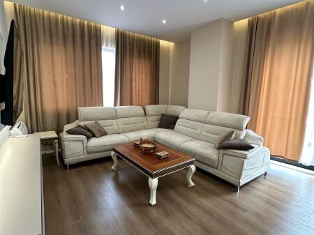 Jepet me qera super apartament 2+1+2 tek Kryqezimi Vasil Shanto/1000 euro
