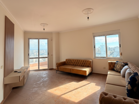 APARTAMENT 2+1+2 PËR SHITJE – ZONA E SPITALIT