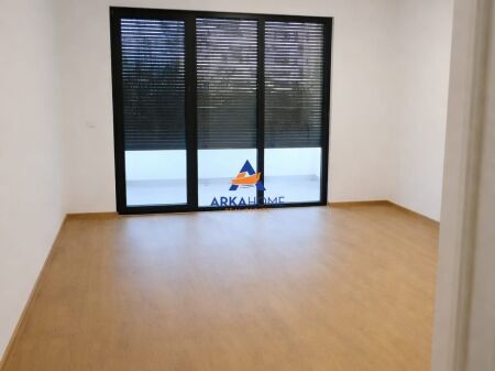 APPARTAMENTO IN AFFITTO PER UFFICIO 3+1+BALCONE "FJORE DI BOSKO" 80000 LEKE
