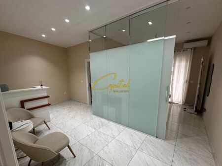 LOCALE COMMERCIALE IN AFFITTO 70 M2 COMUNE DI PARISIT 65.000 LEKE