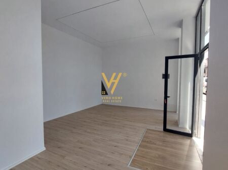 LOCALE COMMERCIALE IN AFFITTO 55 M2 PRESSO MINE PEZA 900 EURO