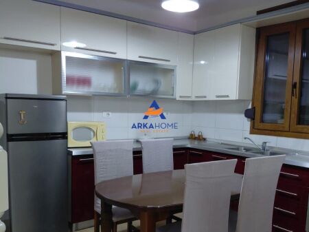 DUPLEX IN AFFITTO 170M2 "RRUGA PASHO HYSA , ALI DEM" 1300 EURO