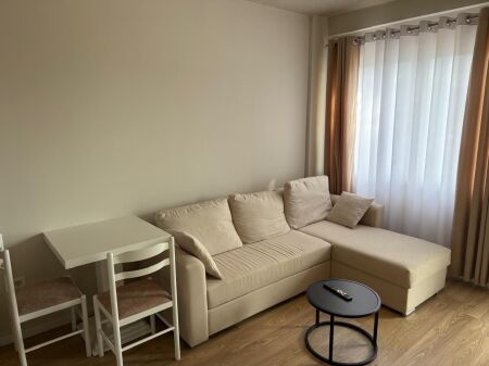 Jepet me qera 1+1 apartament i mobiluar ne Astir