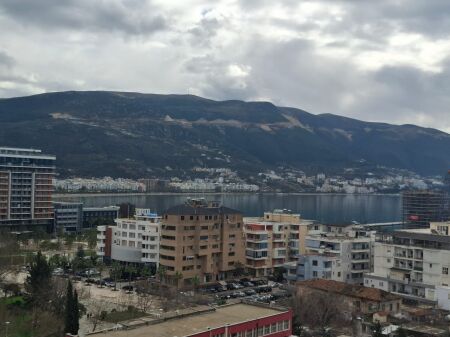 Appartamento in affitto Vlore vista mare, centro città