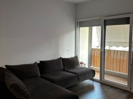 Apartment 1+1 for rent at Komuna e Parisit