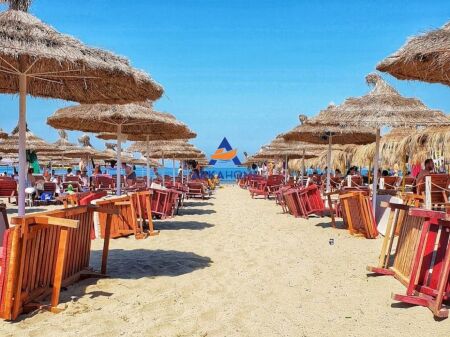 VENDESI HOTEL 4 STELLE "REZIDENZA SAN PIETRO,DURRËS" 2880.000 EURO