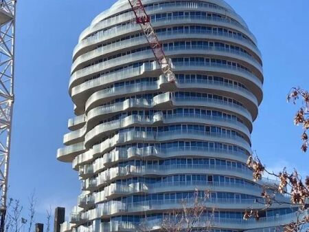 Appartamento 2+1 in vendita a TIRANA'S ROCK con vista suPiazza Skenderbej