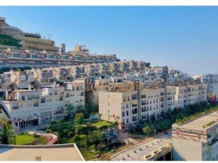 VENDESI VILLA SU 3 PIANI RESIDENZA KODRA E DIELLIT 1