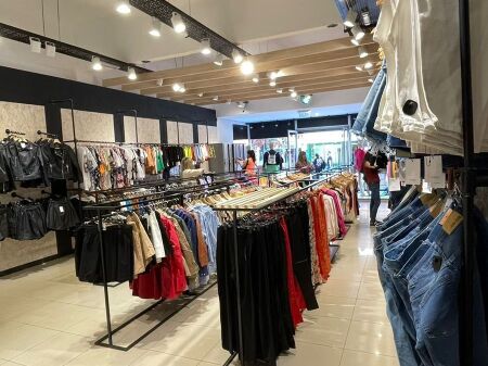 NEGOZIO IN AFFITTO 100 M2 STRADA DI ELBASAN 1.500 EURO