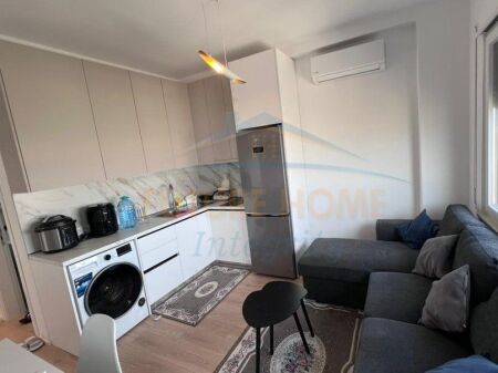 Rent, Apartment 1+1, American Hospital 3, Tirana.