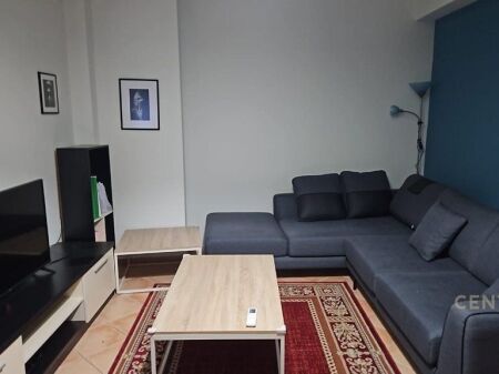 Apartment 1+1 on the first floor of a villa, Siri Kodra Street! 550 € /Month