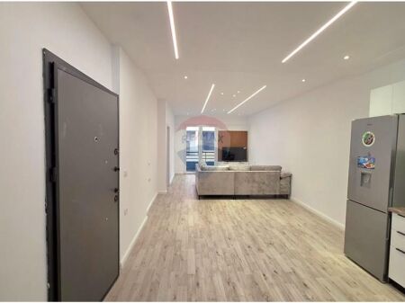 Appartamento 1+1 in vendita, via Dush Strati