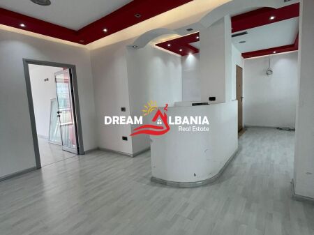 Locale commerciale in affitto Vicino alla rotatoria del Terminal Sud-Nord, vicino a Casa Italia ( ID 4271841)