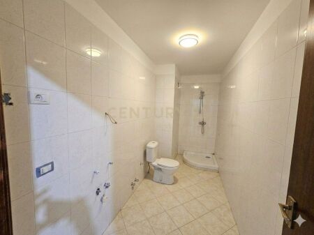 YZBERISHT, VENDIAMO APPARTAMENTO 2+1+2 140,000 €