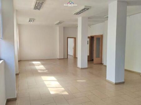 Ufficio In Affitto In Via Elbasan (ID BZ2296) Tirana.