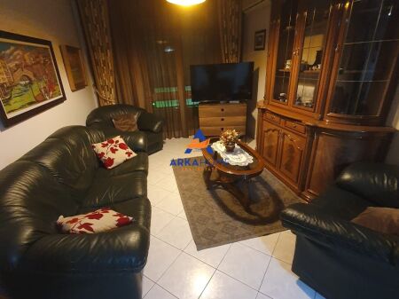 JEPET APARTMENT ME QERA 2+1+BALLKON " ALI DEMI " 50.000 LEKE