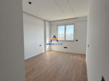 JEPET APARTAMENT ME QERA 2+1+BALLKON " AFER GEGA OIL, PASKUQAN " 60000LEKE
