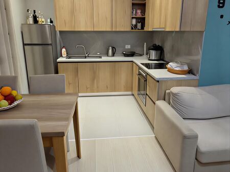 Jepet Apartament me Qira 1+1 në Astir – Me Super Verandë!