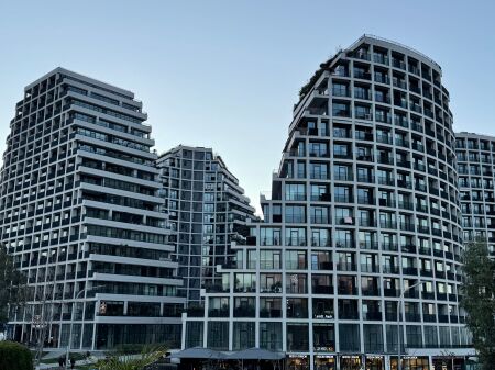 Negozio in affitto, Lake View Residences!