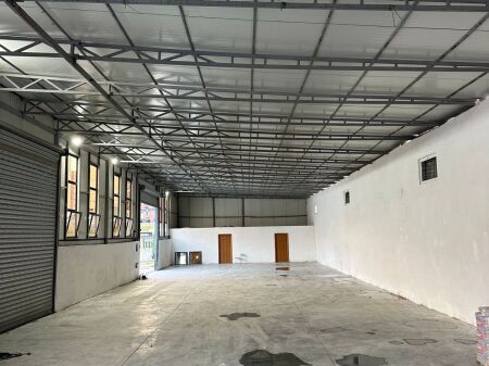 MAGAZZINO IN AFFITTO 520 M2 VORE 2.300 EURO