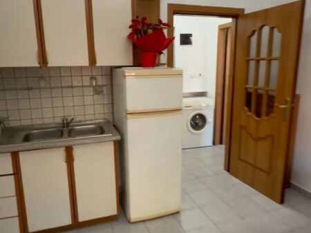 UFFICIO IN AFFITTO 50 M BLLOK 60.000 LEKE