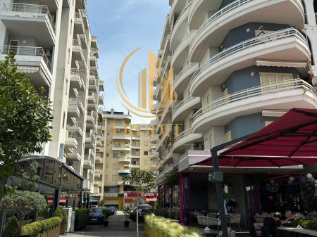 JEPET ME QIRA  Apartament 1+1 në Lungomare, Vlorë