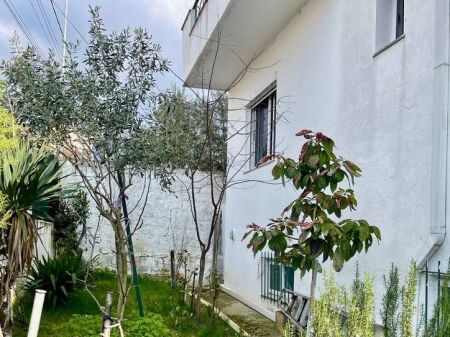 Appartamento 2+1 al primo piano in villa di 3 piani in vendita – Shkozë, Tirana